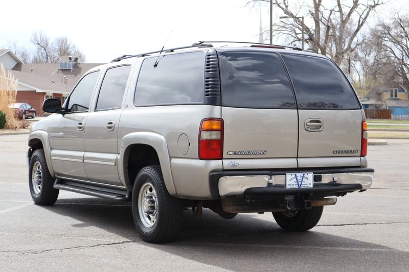 2001 Chevrolet Suburban Photos