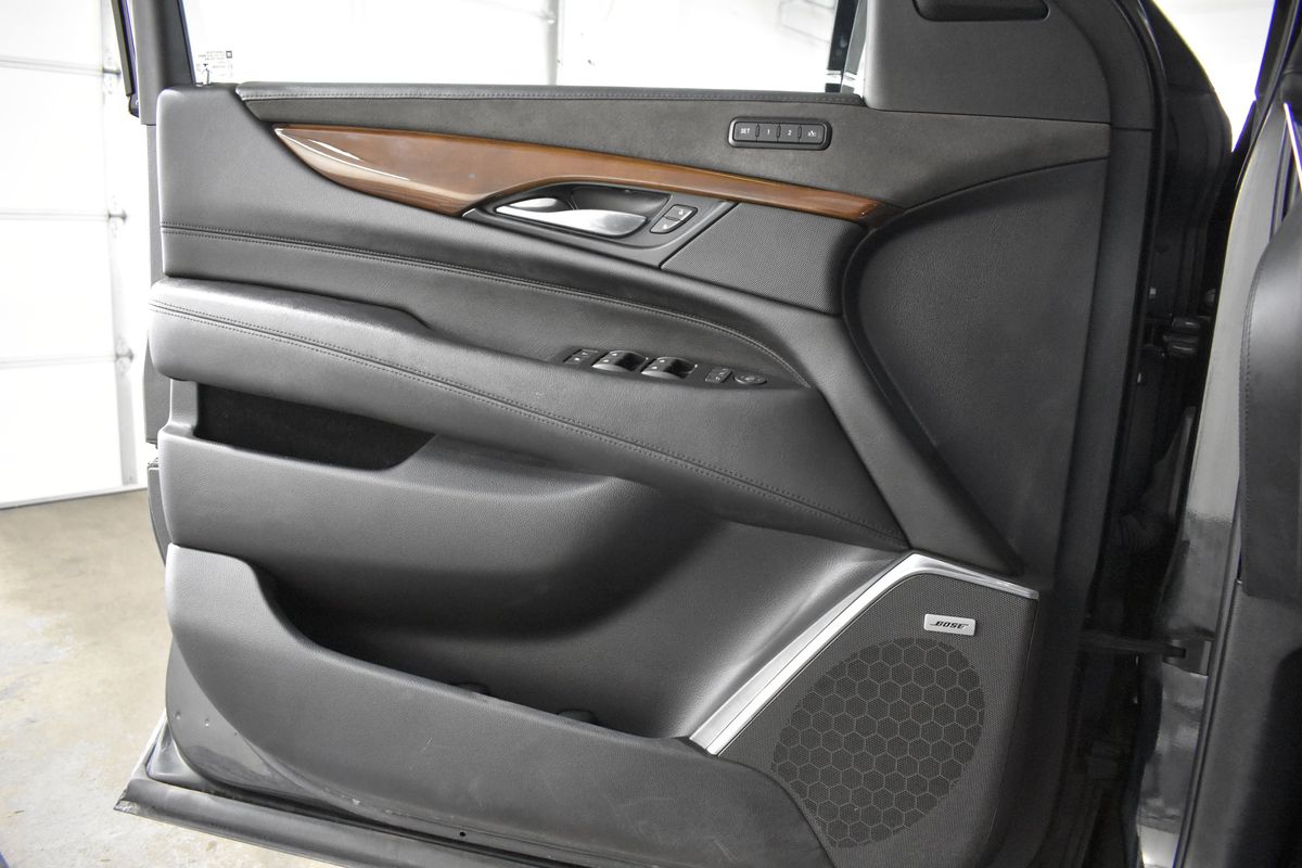 2018 Cadillac Escalade Luxury