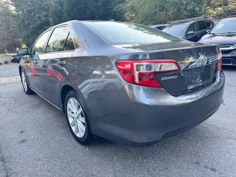 2012 Toyota Camry XLE photo 5