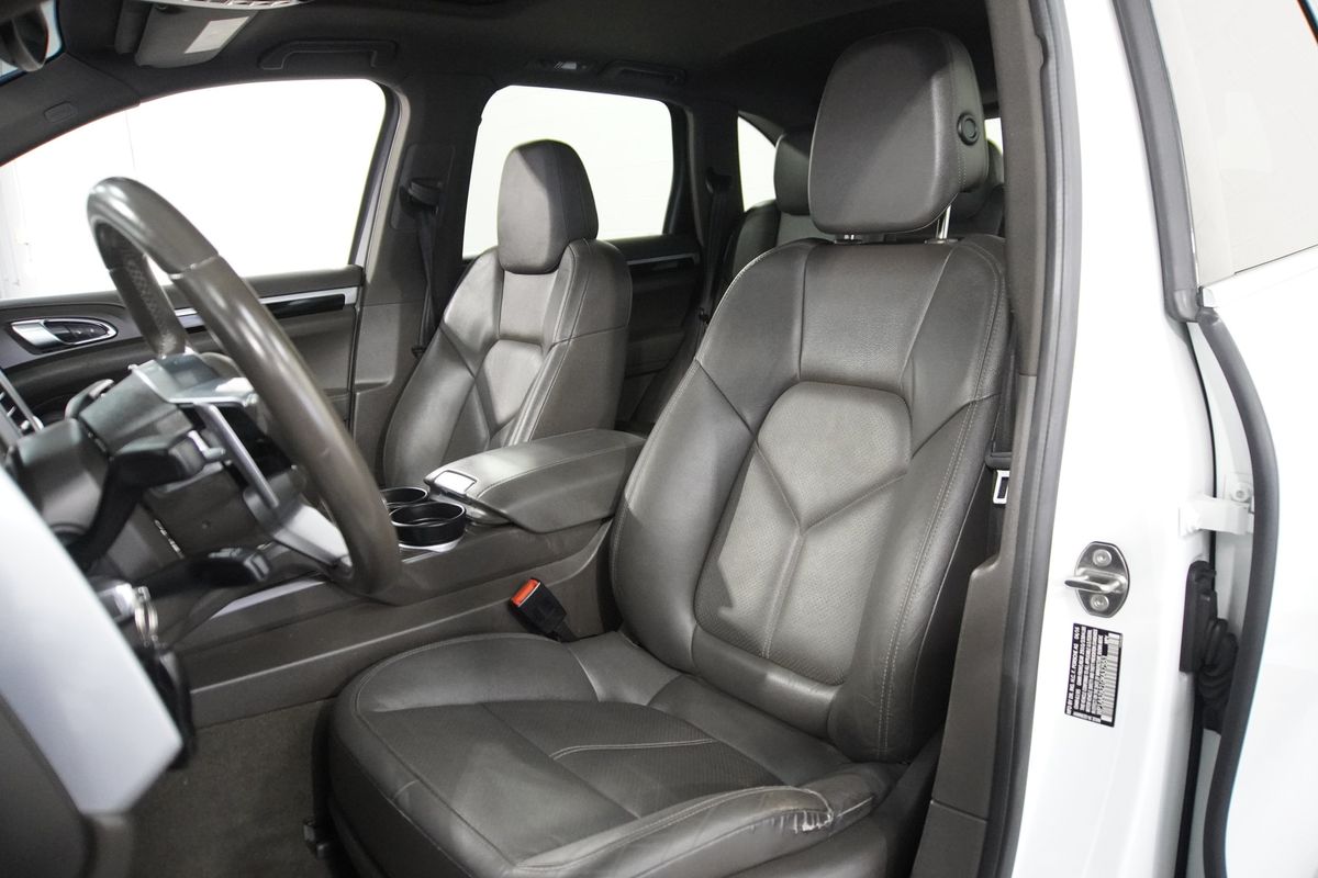 2016 Porsche Cayenne Base