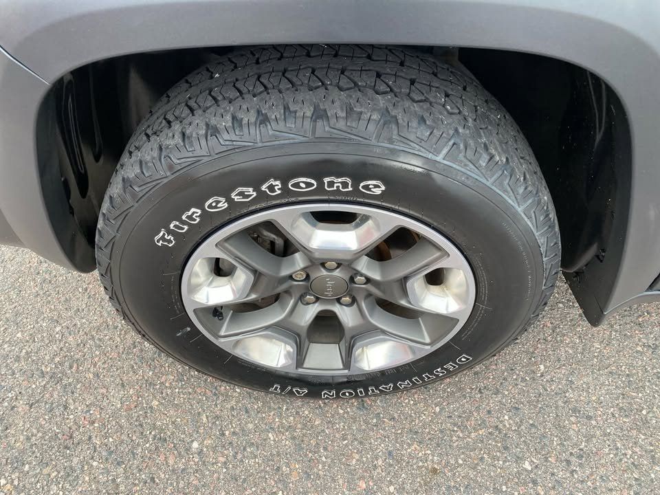 2019 Jeep Cherokee Trailhawk - Photo 19