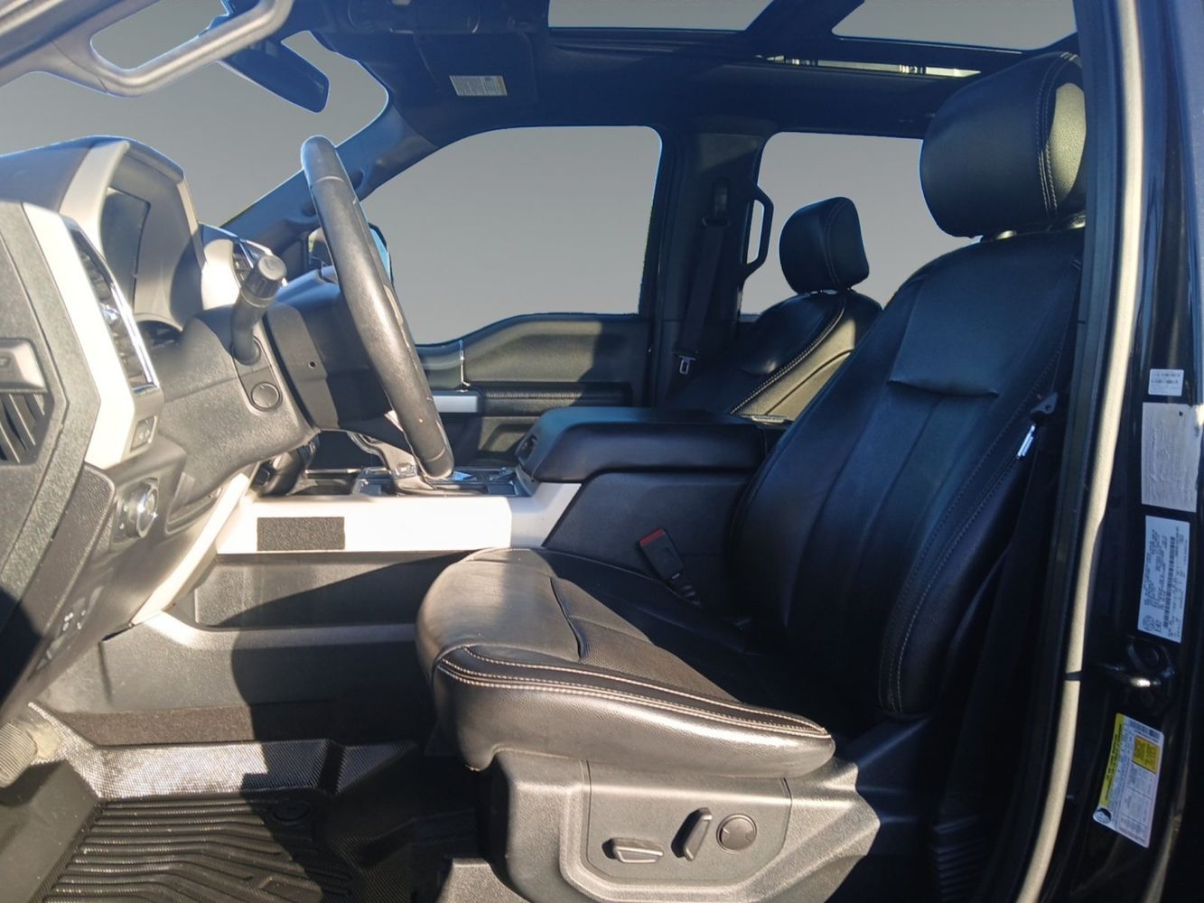 2020 Ford F-150 Lariat photo 8