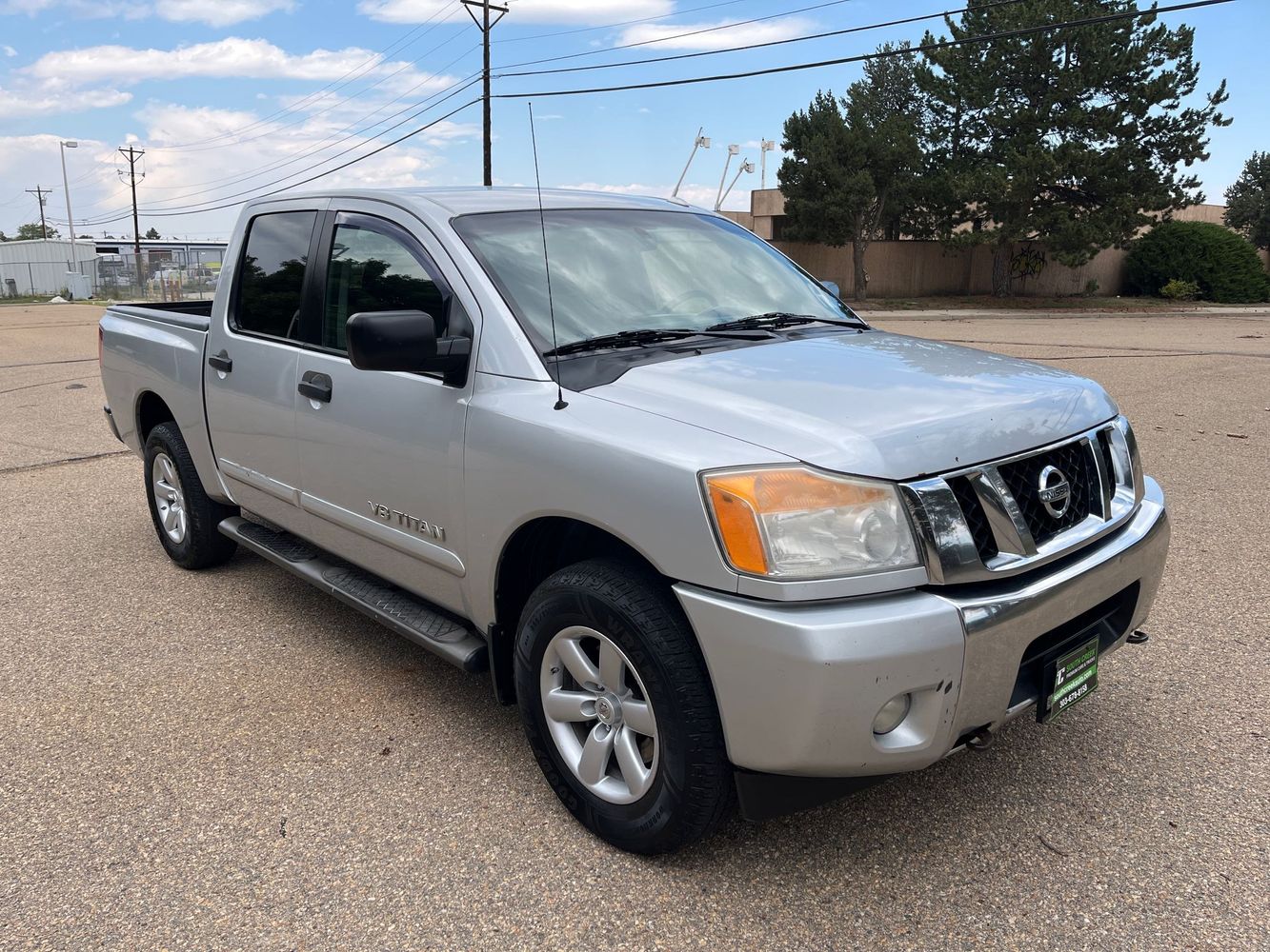 2014 Nissan Titan SV photo 3