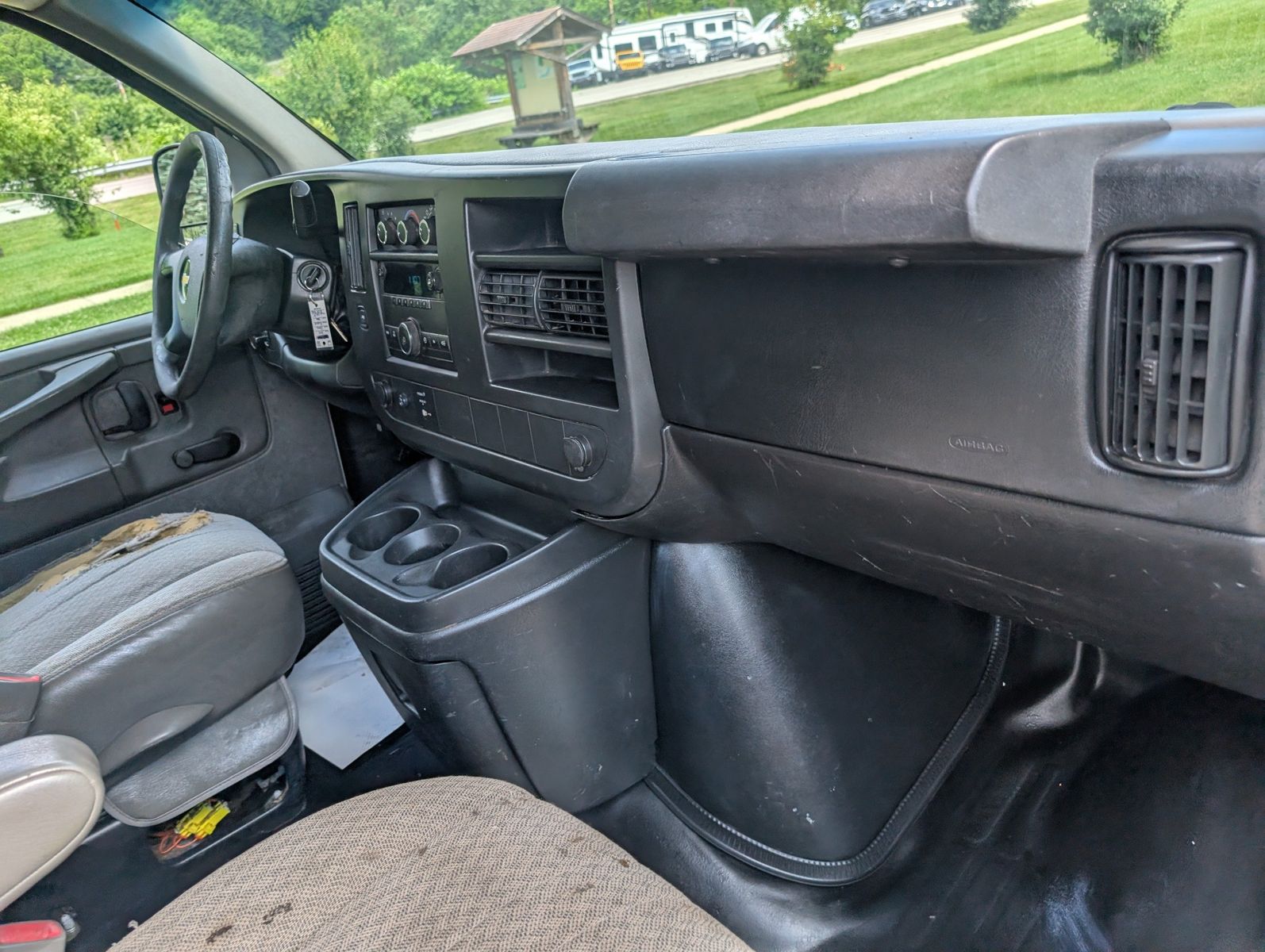2011 Chevrolet Express 3500 74