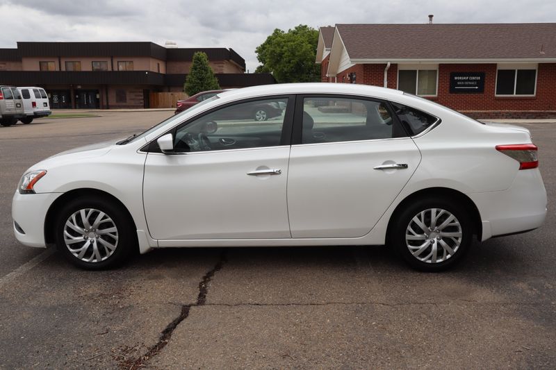 2014 Nissan Sentra Photos