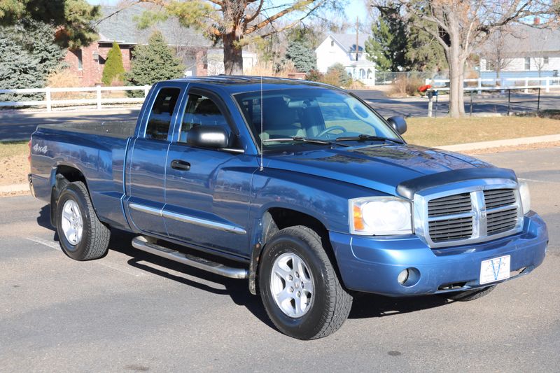 2006 Dodge Dakota Photos