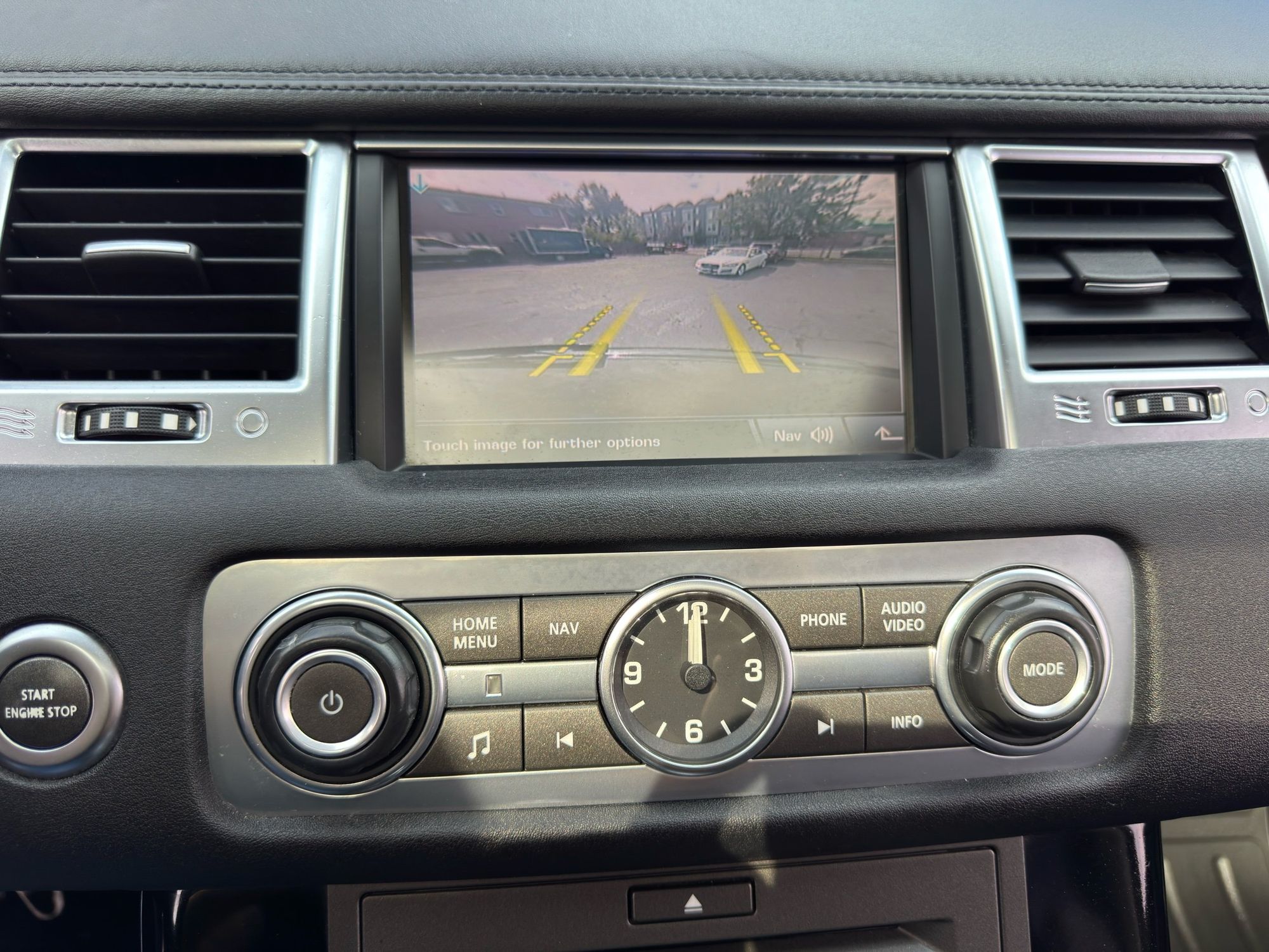 2010 Land Rover Range Rover Sport HSE photo 14