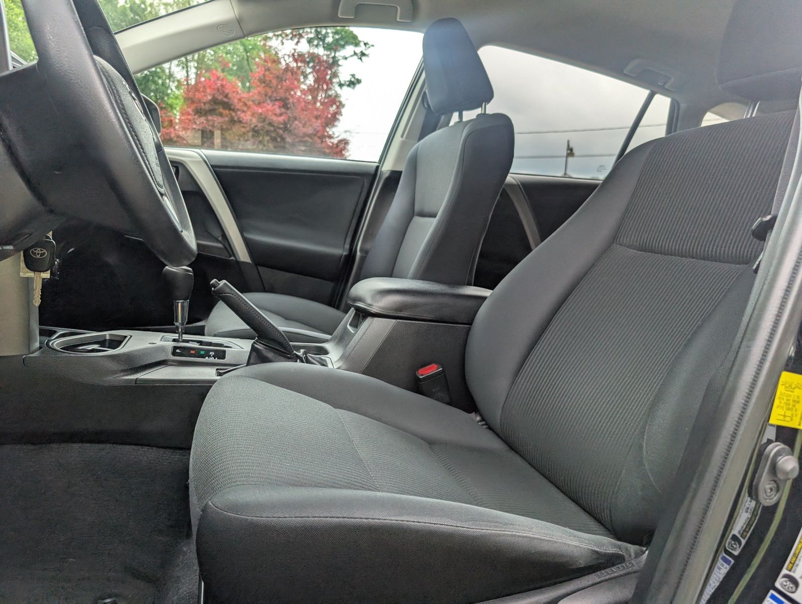 2017 Toyota RAV4 38