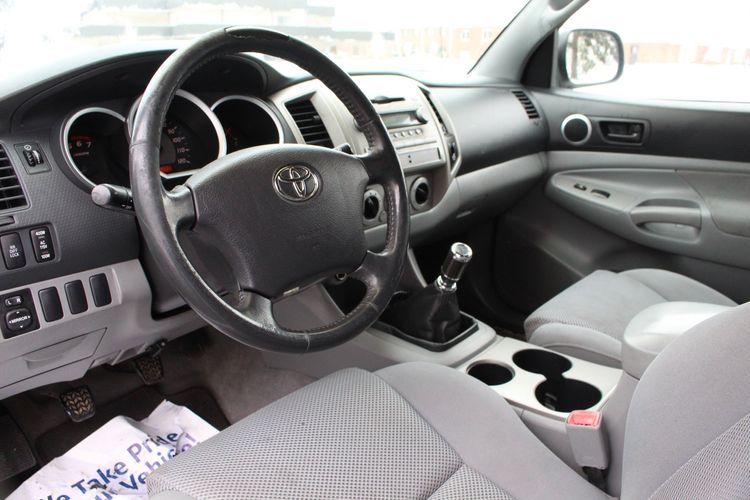 2005 Toyota Tacoma PreRunner V6 | Victory Motors of Colorado