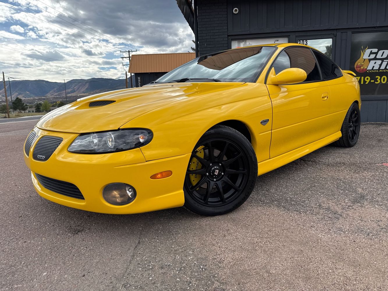 2004 Pontiac GTO photo 2