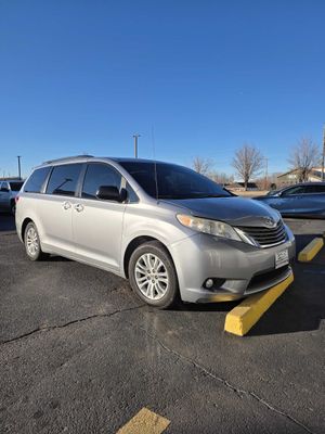 2011 Toyota Sienna XLE's photo