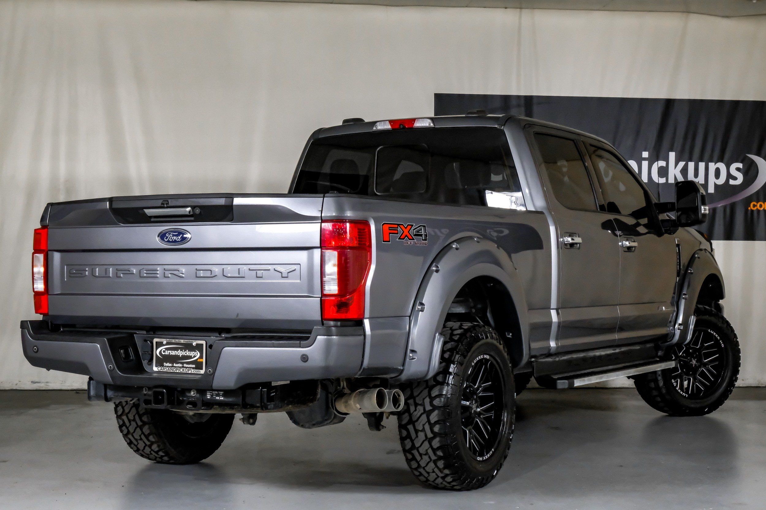 2022 Ford F-250 Lariat photo 2