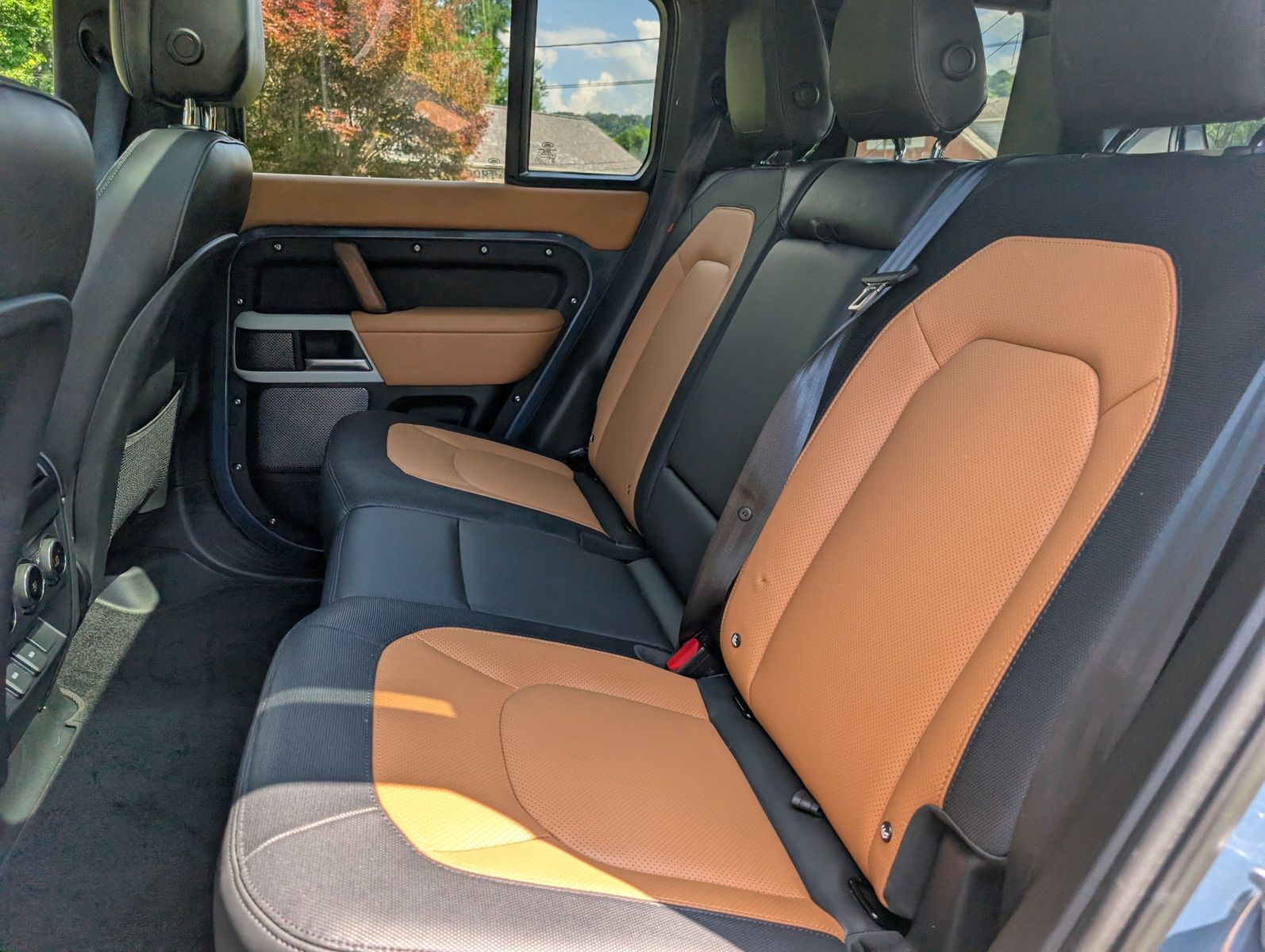 2024 Land Rover Defender 63