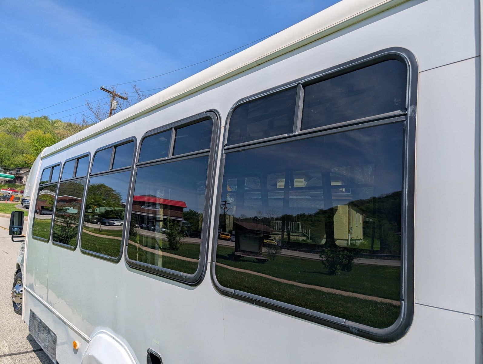 2007 Ford E-450 Cutaway 178