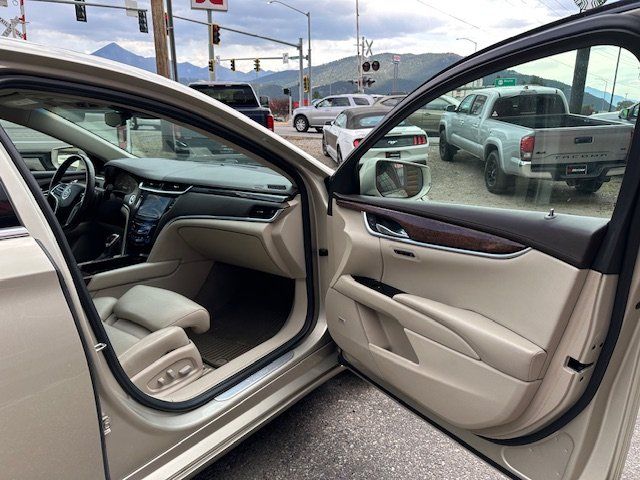 2014 Cadillac XTS Premium photo 23