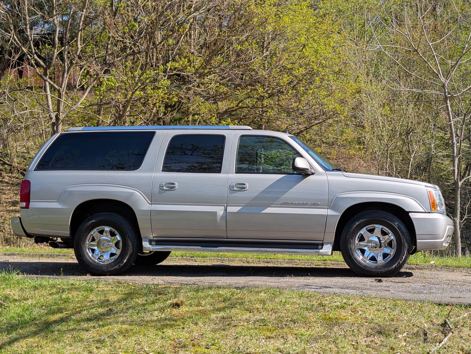 2004 Cadillac Escalade ESV 12