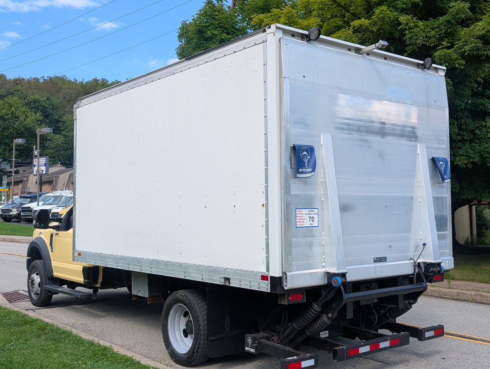 2019 Ford F-550 8