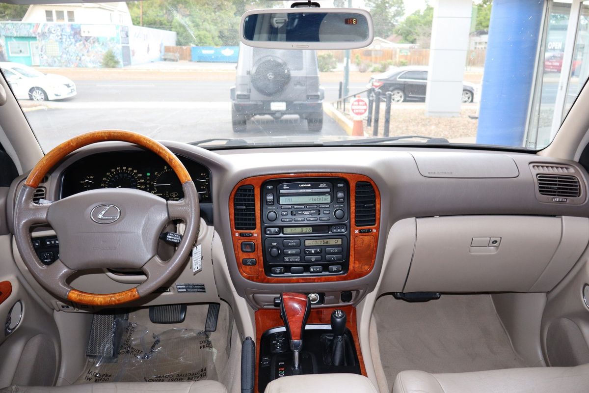 2001 Lexus LX 470 Base