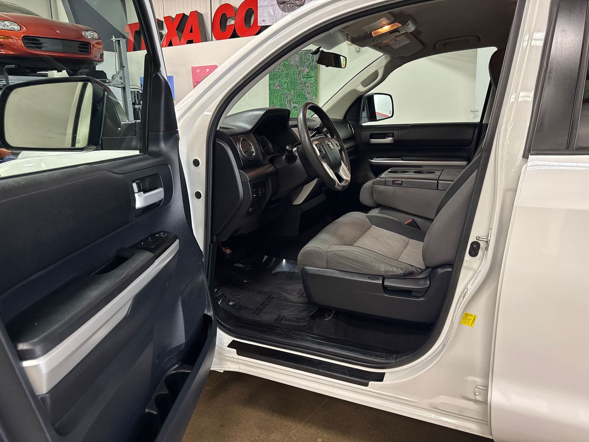 2015 Toyota Tundra SR5 Grade photo 50