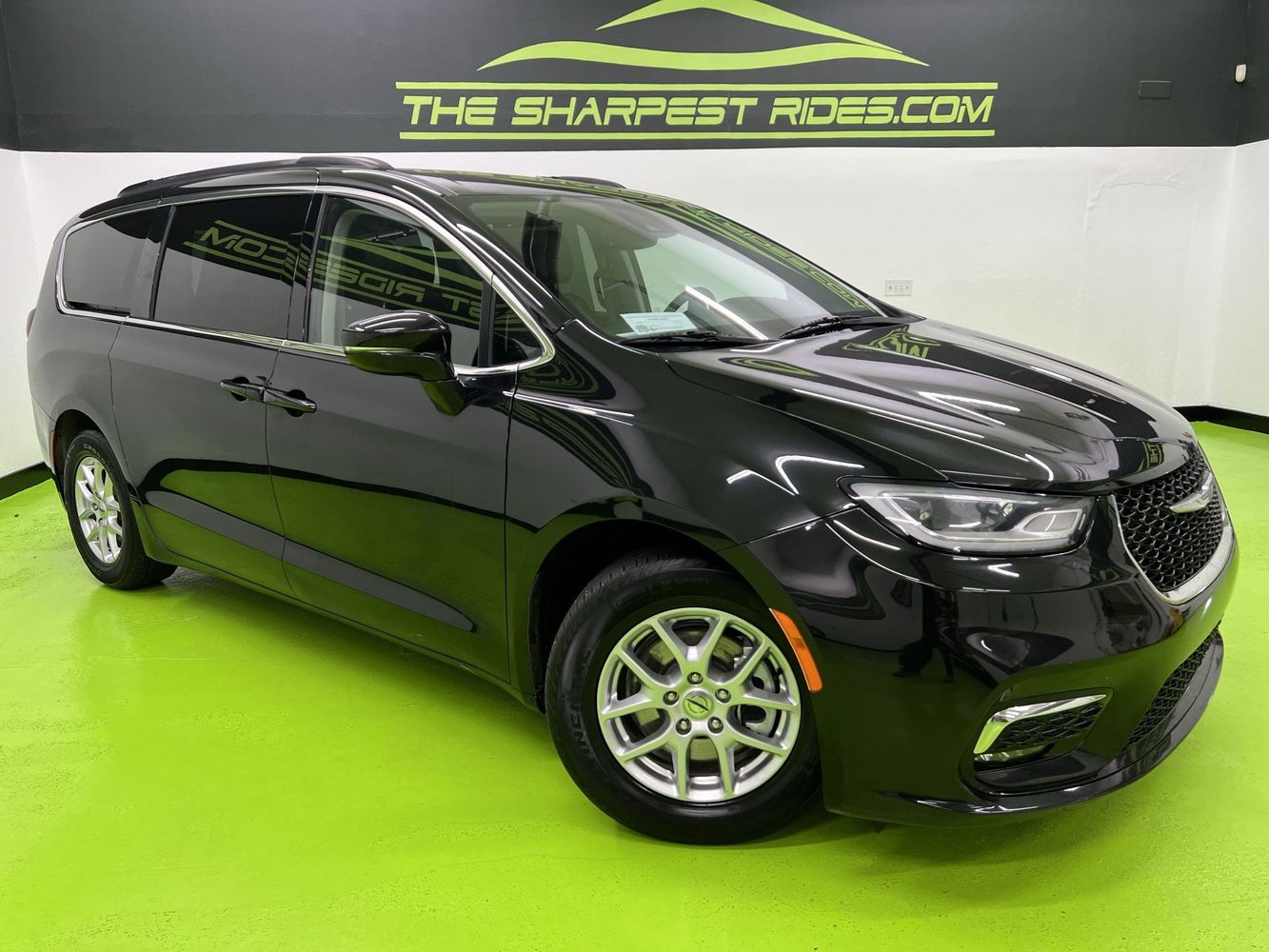 2022 Chrysler Pacifica Touring L's photo