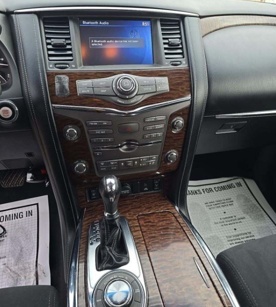 2017 Nissan Armada SV photo 7