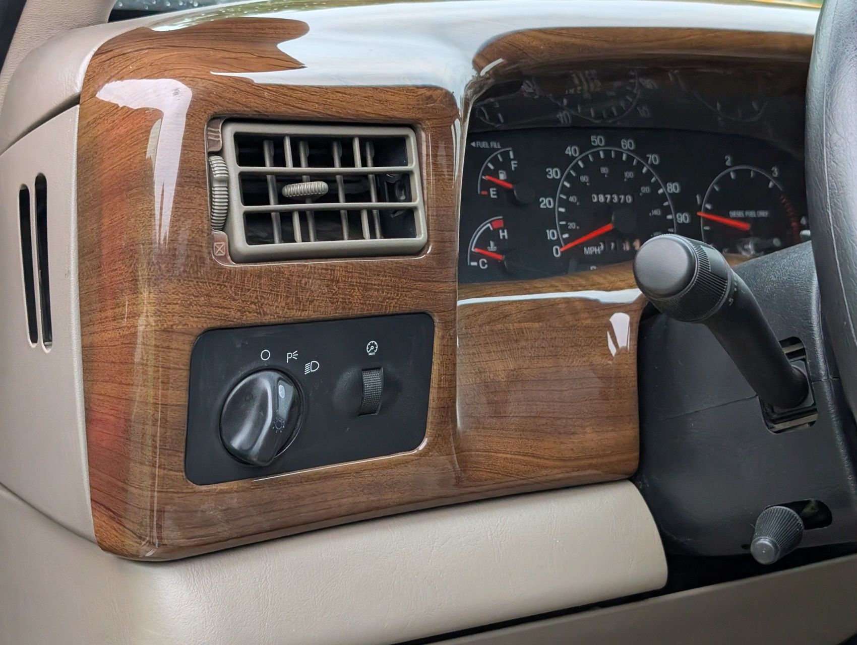 2001 Ford F-550 111