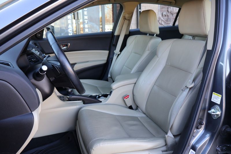 2014 Acura ILX 2.0L w/Premium | Victory Motors of Colorado