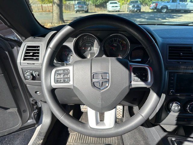 2014 Dodge Challenger R/T photo 10