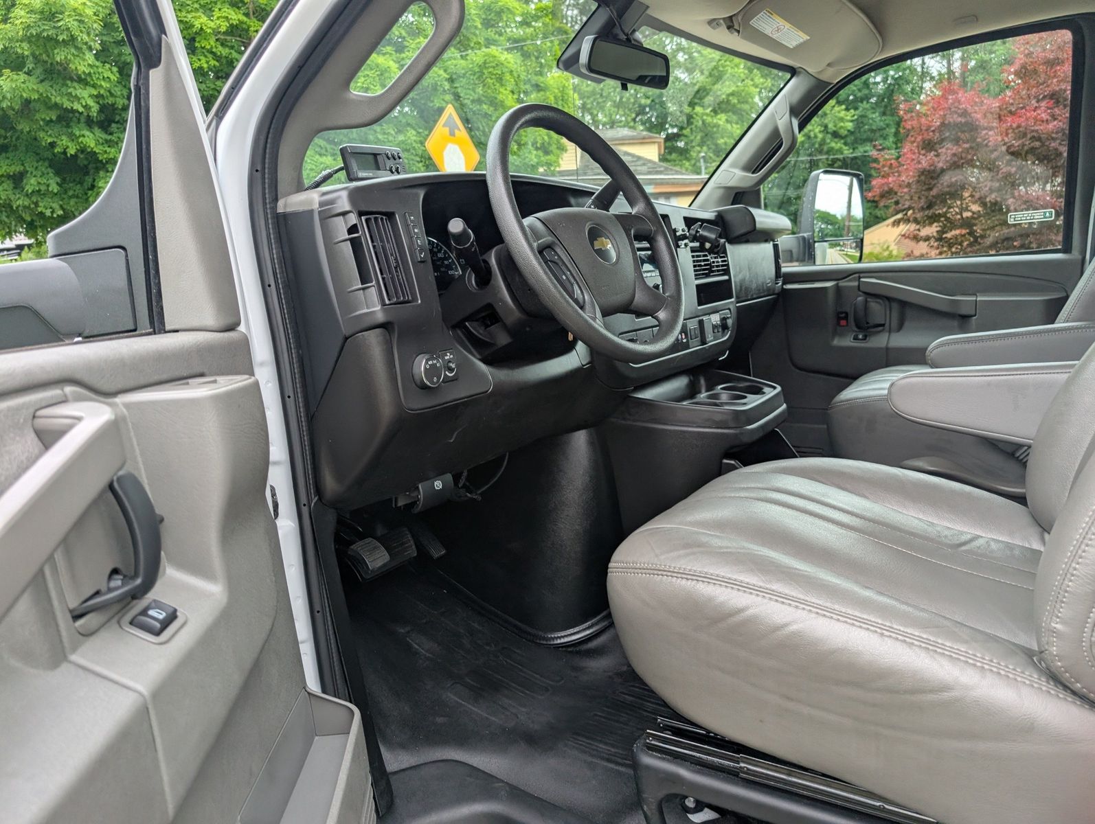 2024 Chevrolet Express Cutaway 208
