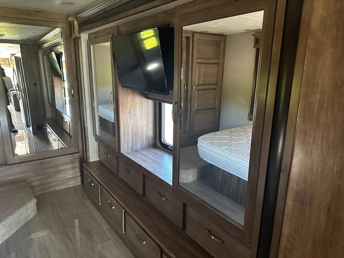 2019 Jayco Embark 82