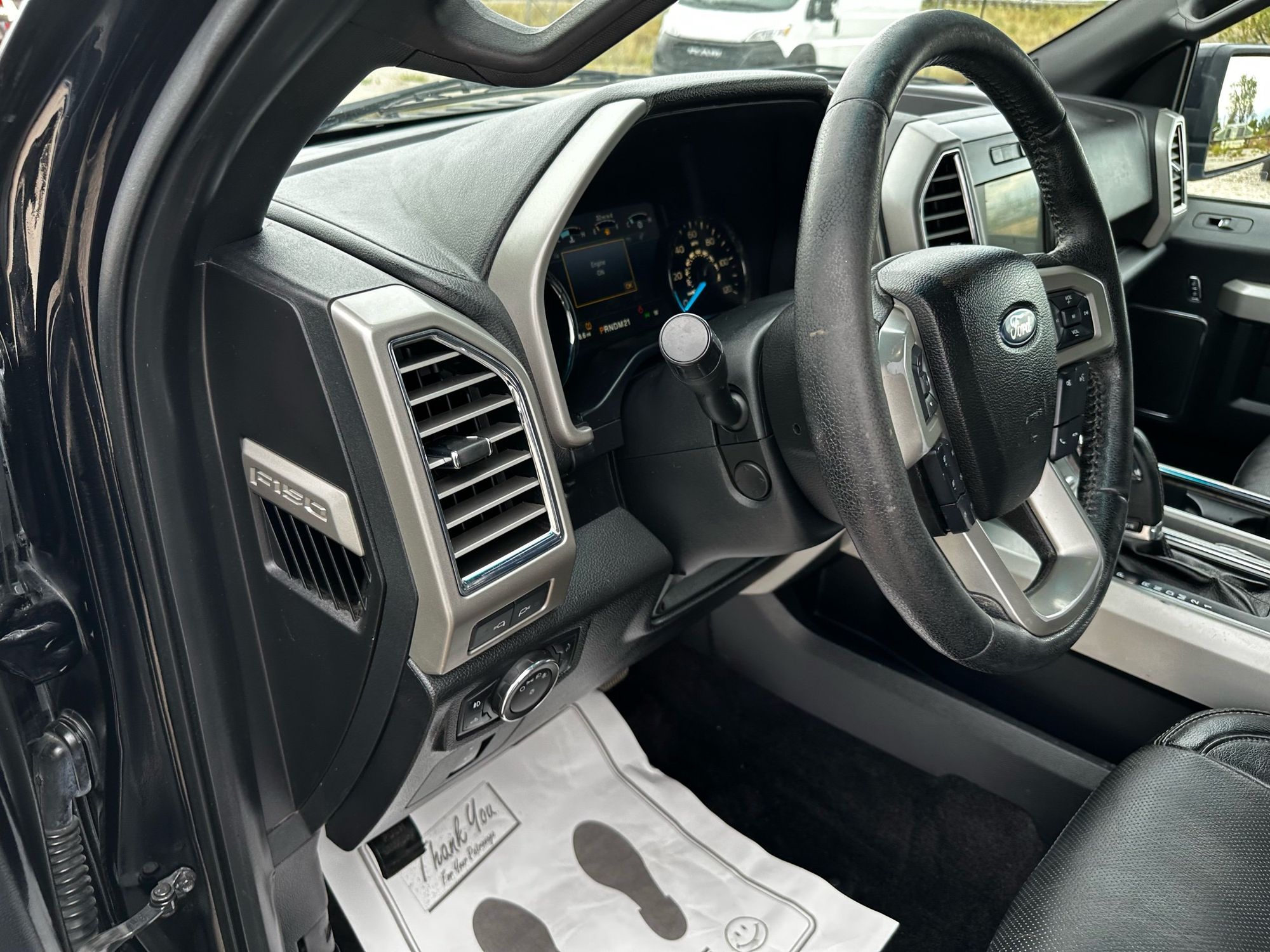 2016 Ford F-150 Lariat photo 35