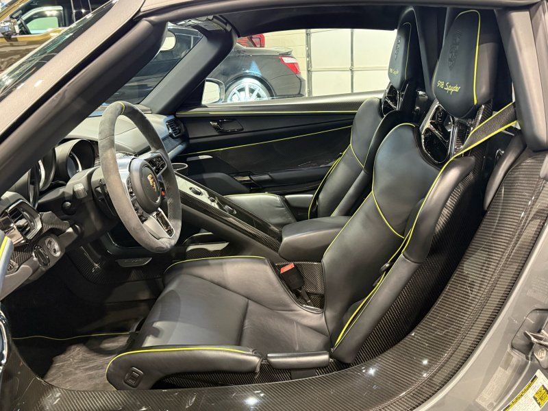 2015 Porsche 918 Spyder, photo 11