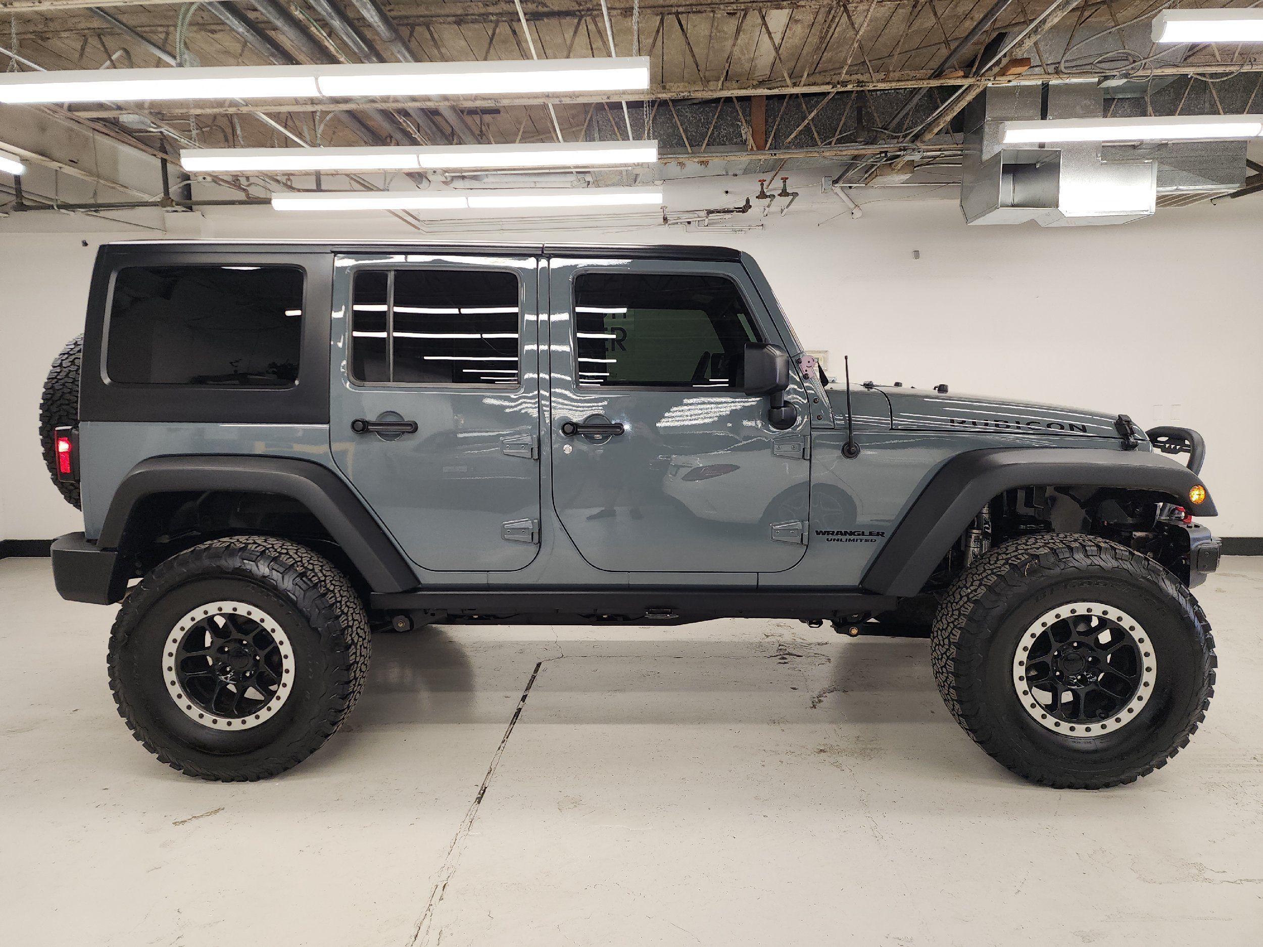 2015 Jeep Wrangler Unlimited Rubicon photo 4