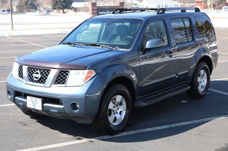 2005 Nissan Pathfinder Photos