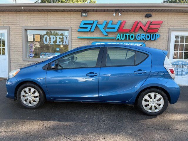 2012 Toyota Prius c Two's photo