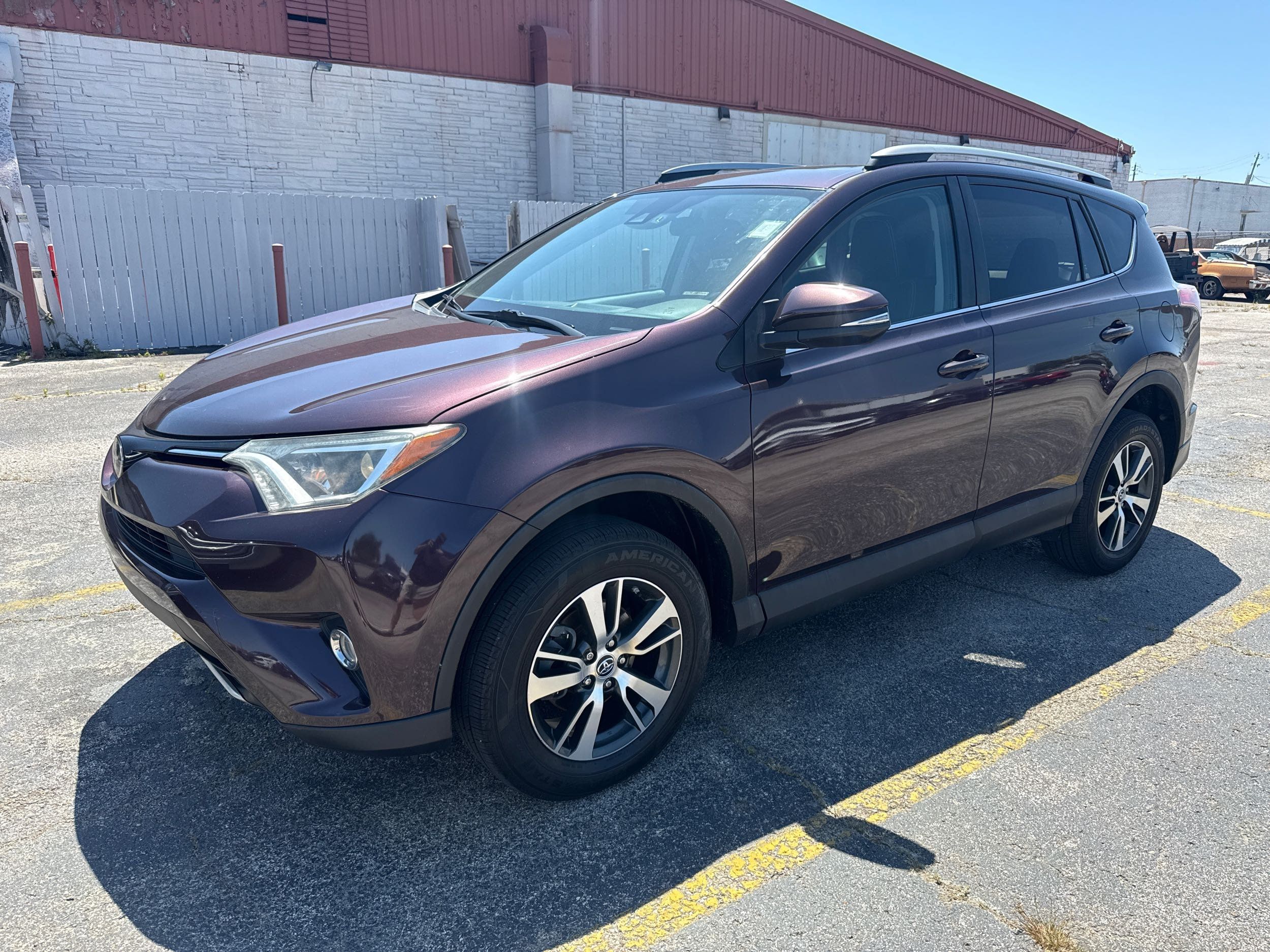 2018 Toyota RAV4 XLE's photo