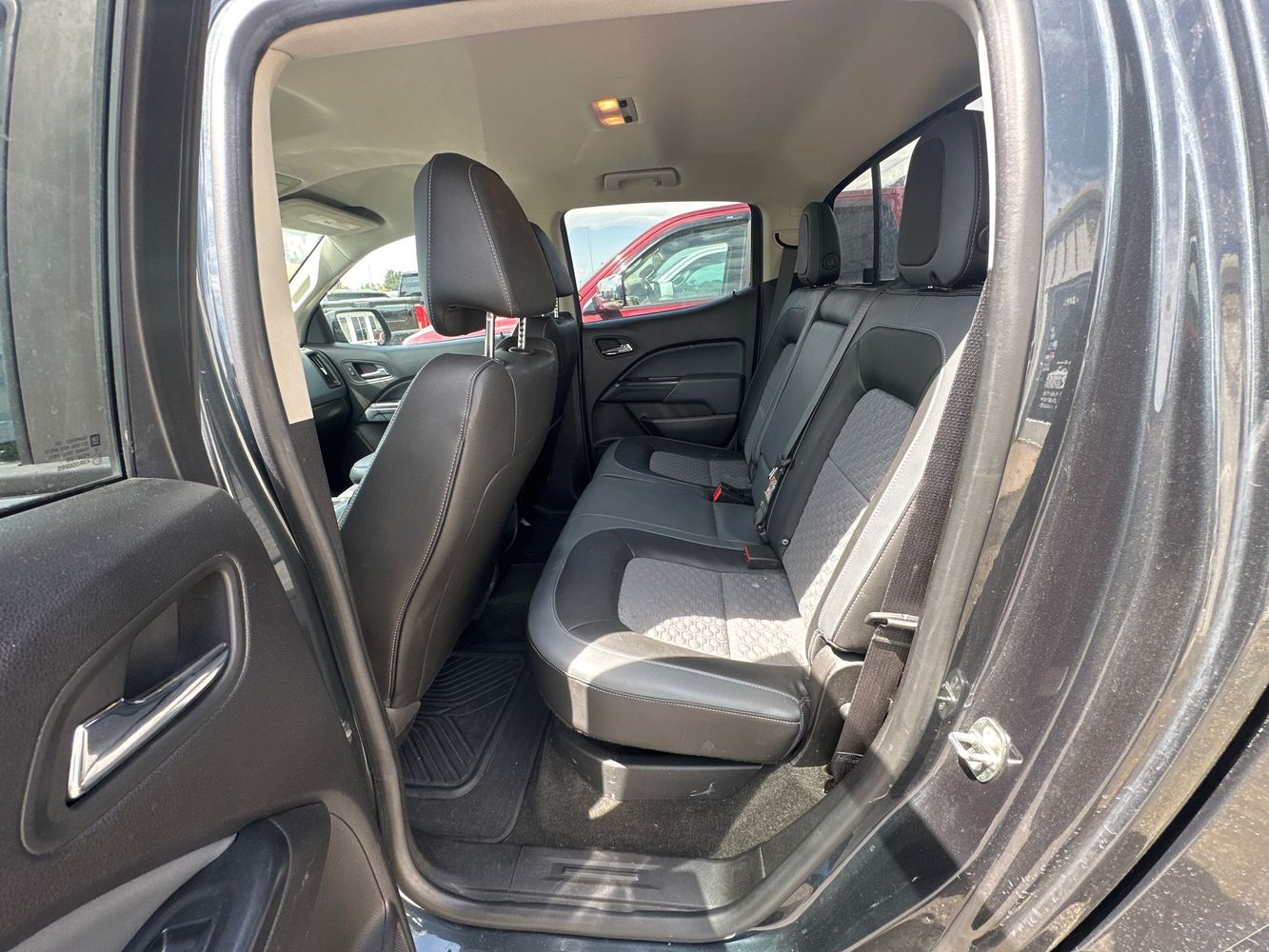 2018 Chevrolet Colorado Z71 photo 9