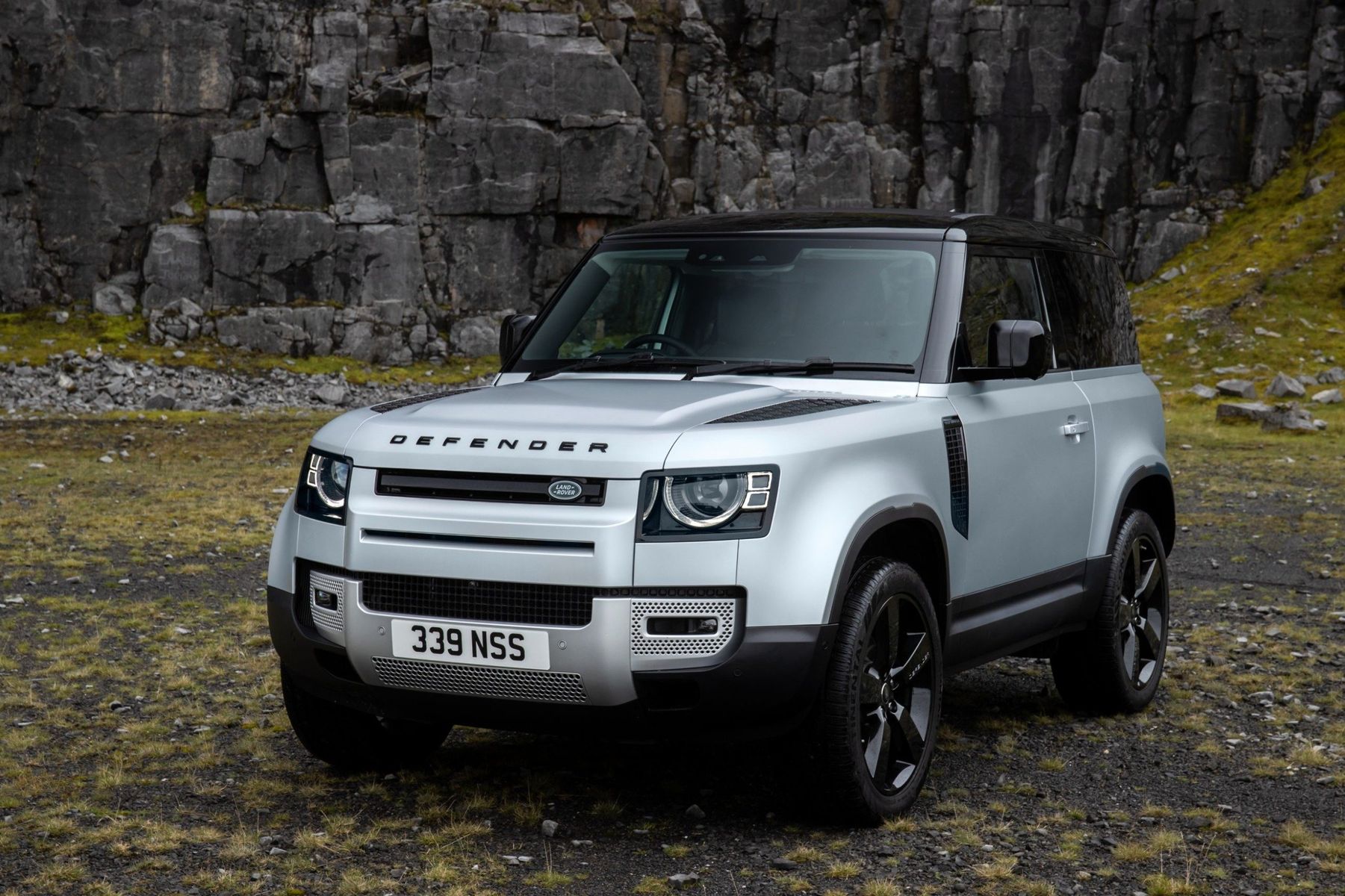 2023 Land Rover Defender | Crown Auto Leasing