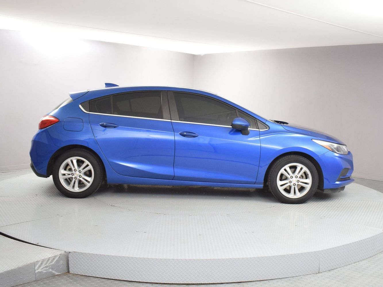 2017 Chevrolet Cruze LT's photo