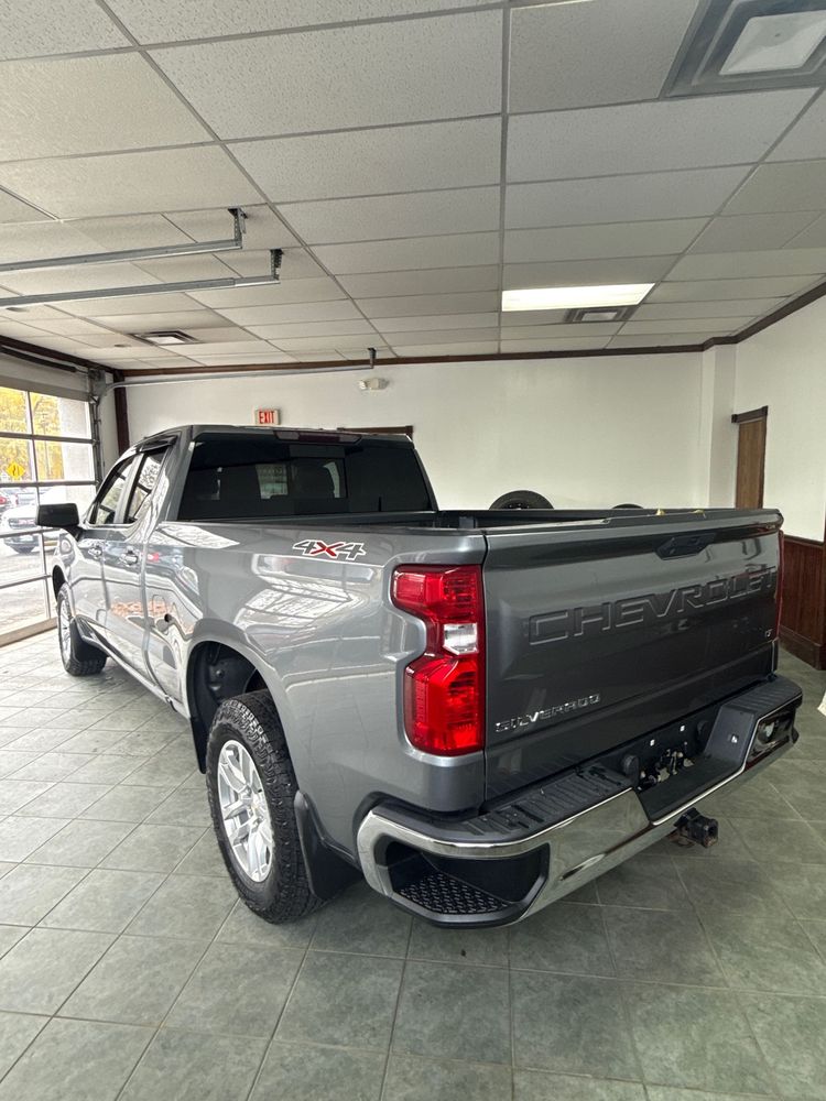 2019 Chevrolet Silverado 1500 LT photo 4