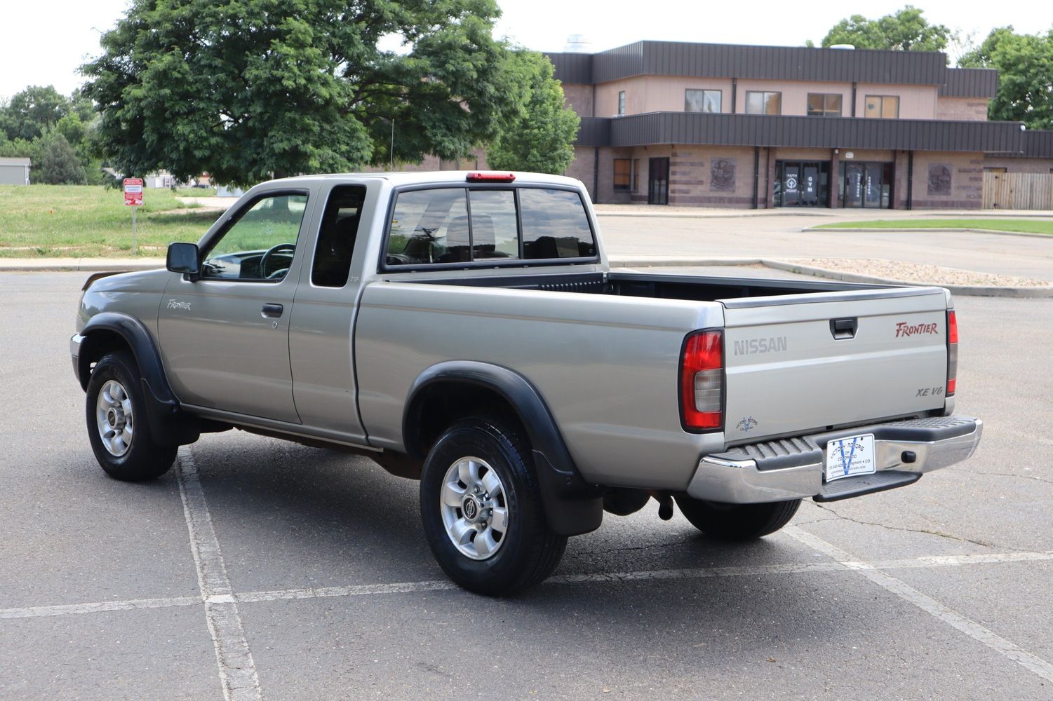 2000 Nissan Frontier XEV6 Victory Motors of Colorado