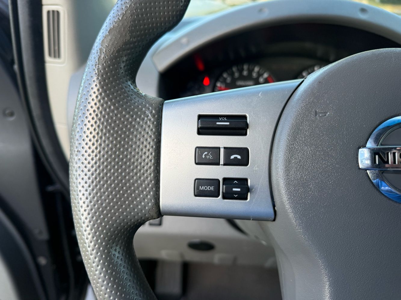 2016 Nissan Frontier SV photo 16