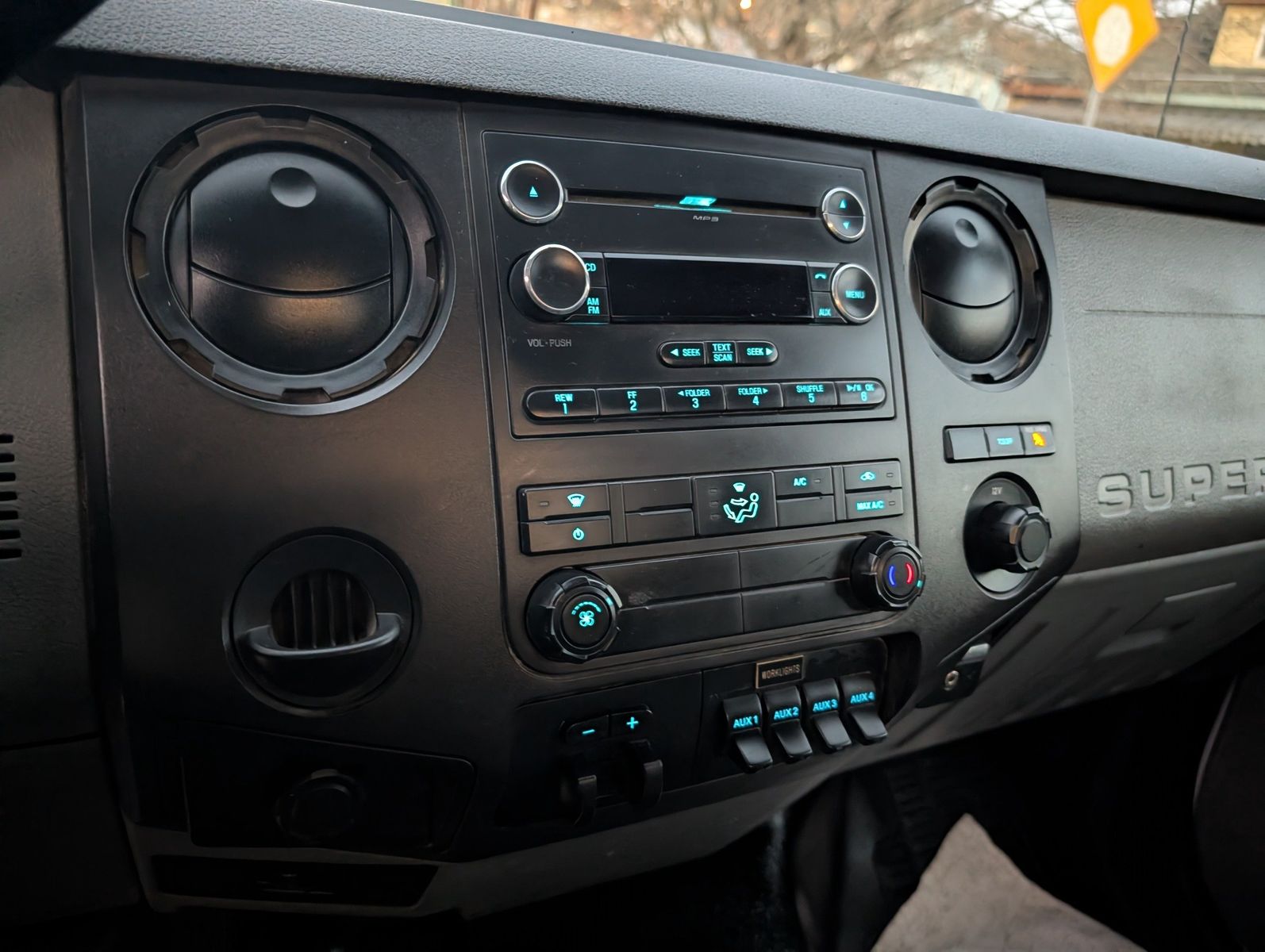 2012 Ford F-550 Super Duty 53