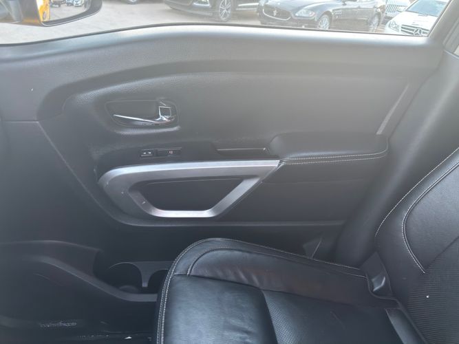2016 Nissan Titan PRO-4X photo 34