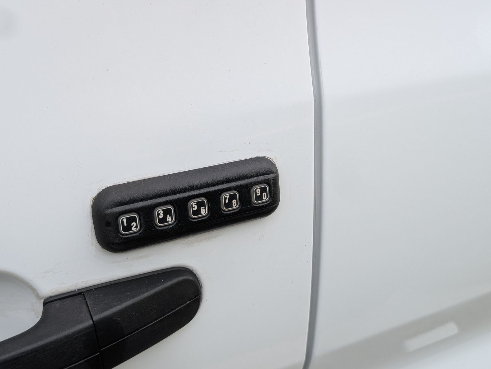 2019 Ford Transit-350 16