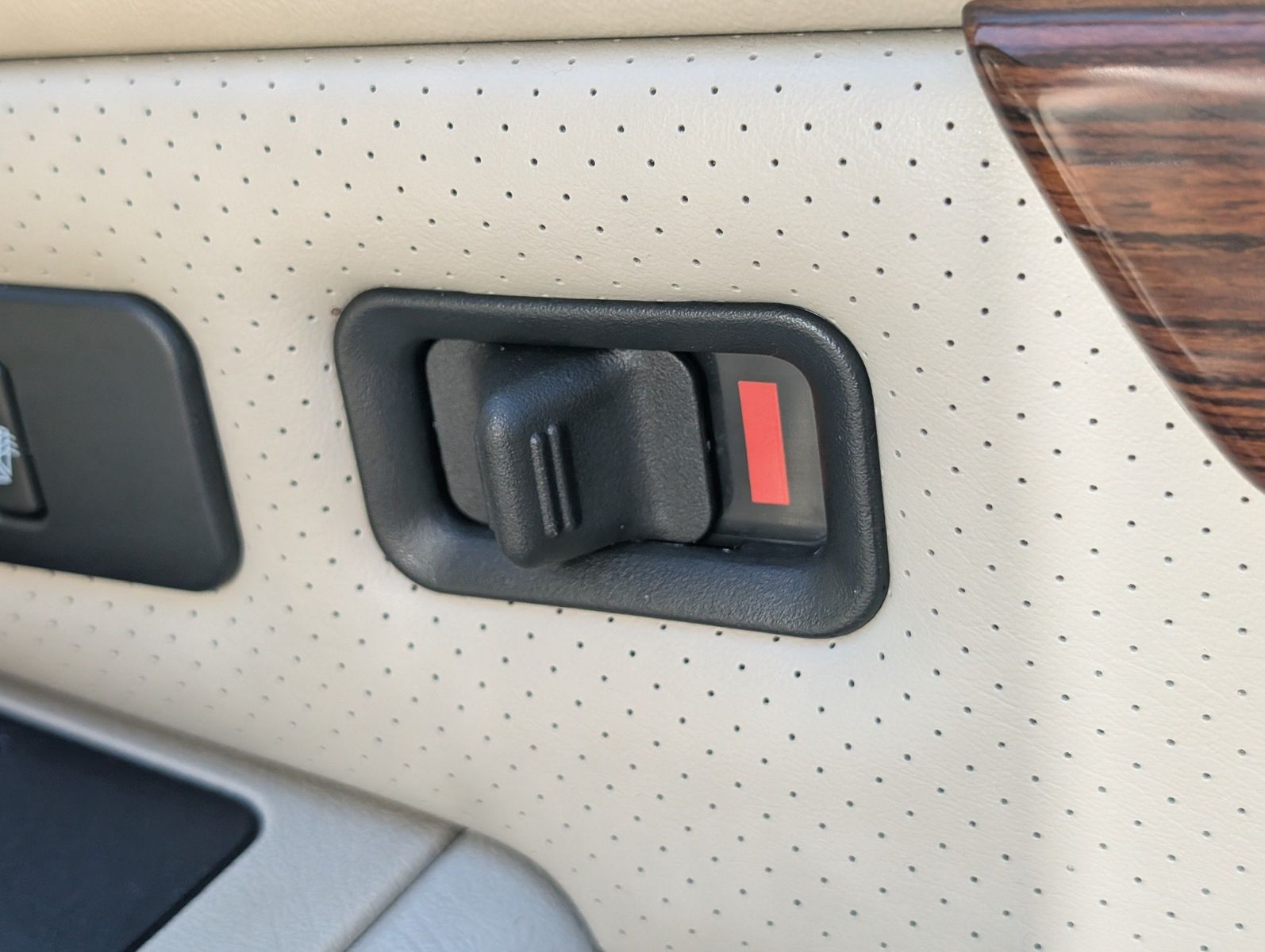 2004 Cadillac Escalade ESV 127