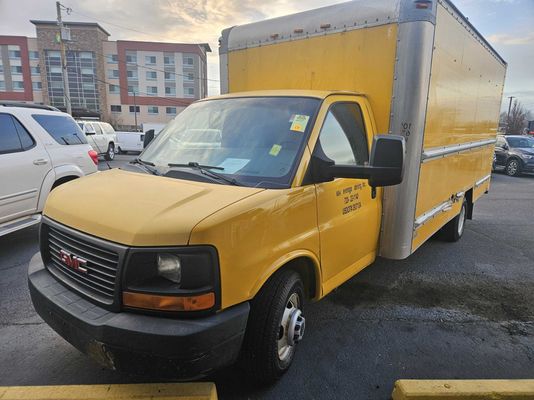 2011 GMC Savana's photo