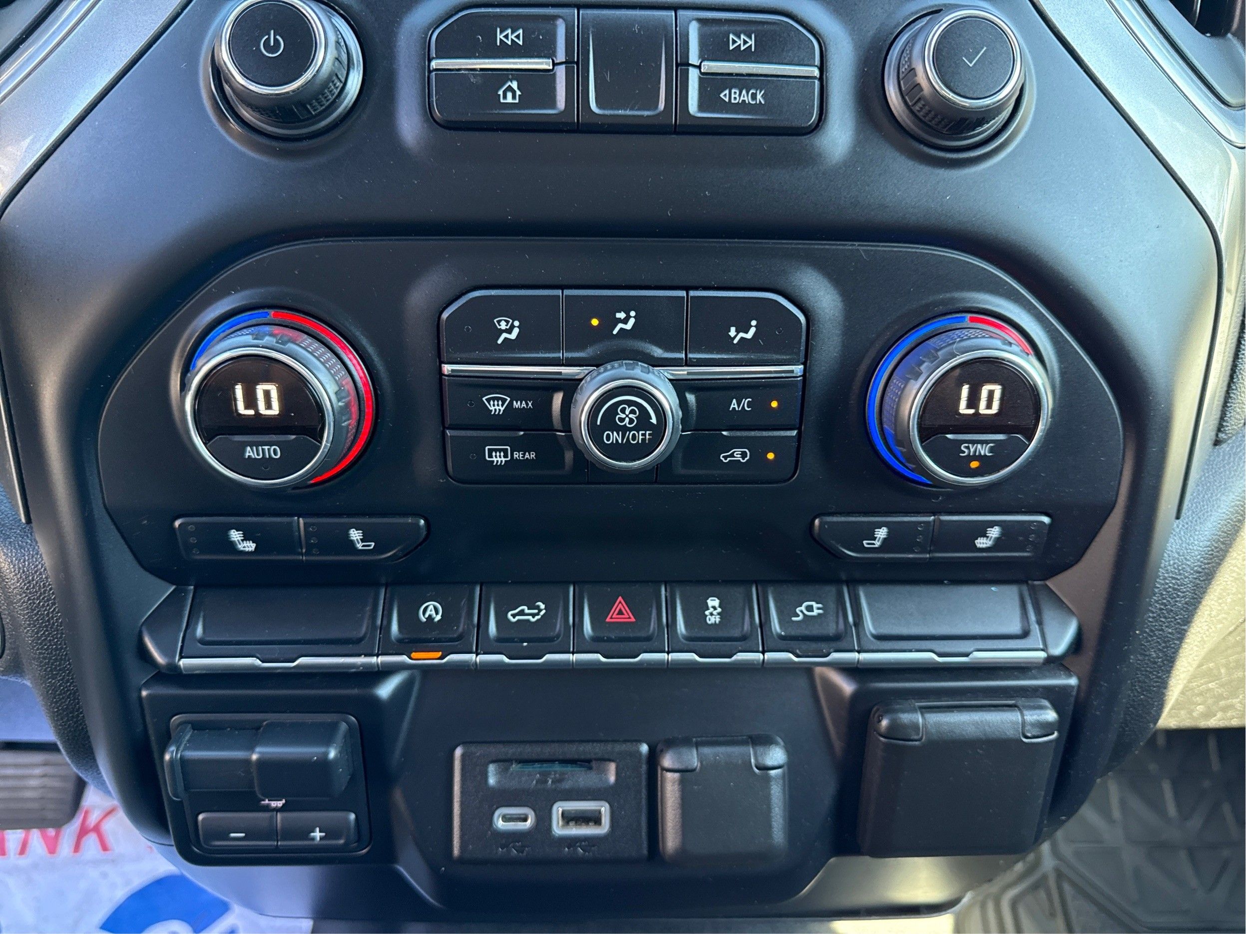 2019 Chevrolet Silverado 1500 LT - Photo 27