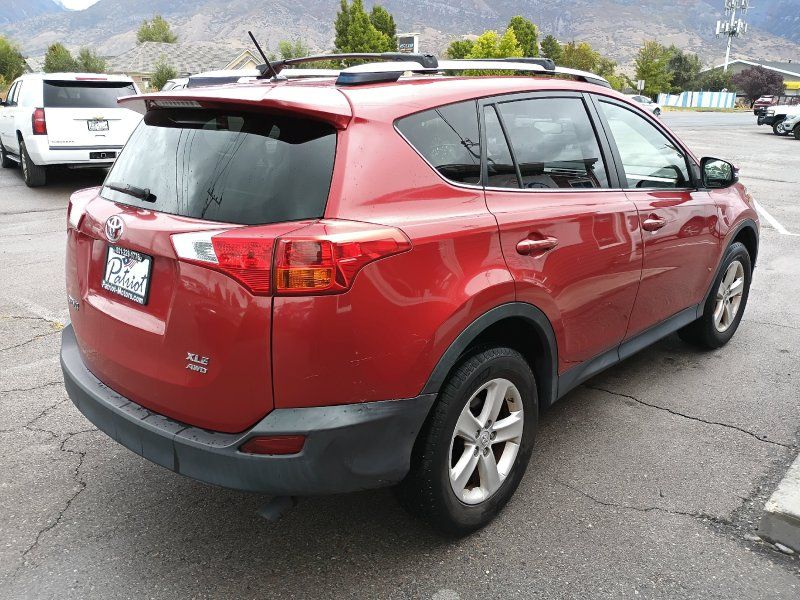 2013 Toyota RAV4 XLE photo 5