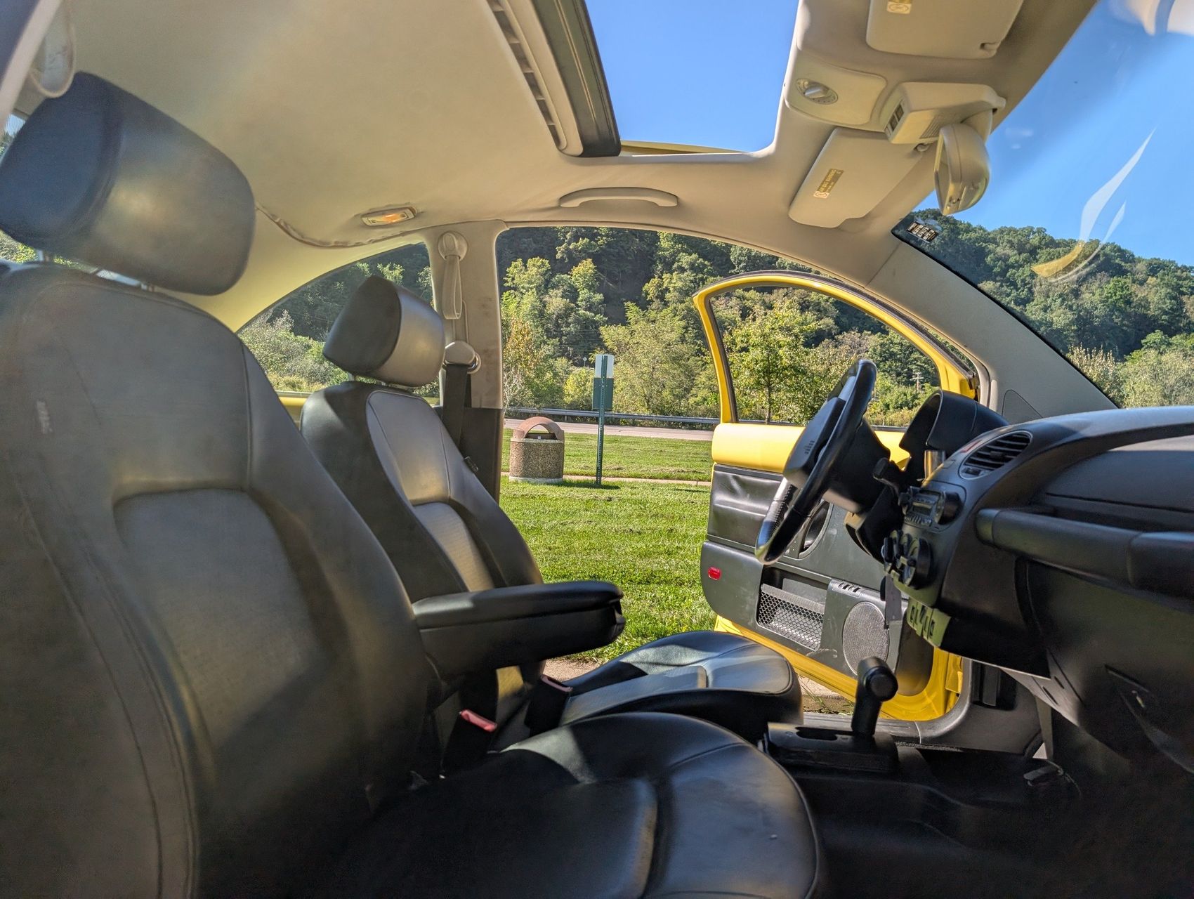 2008 Volkswagen New Beetle 71